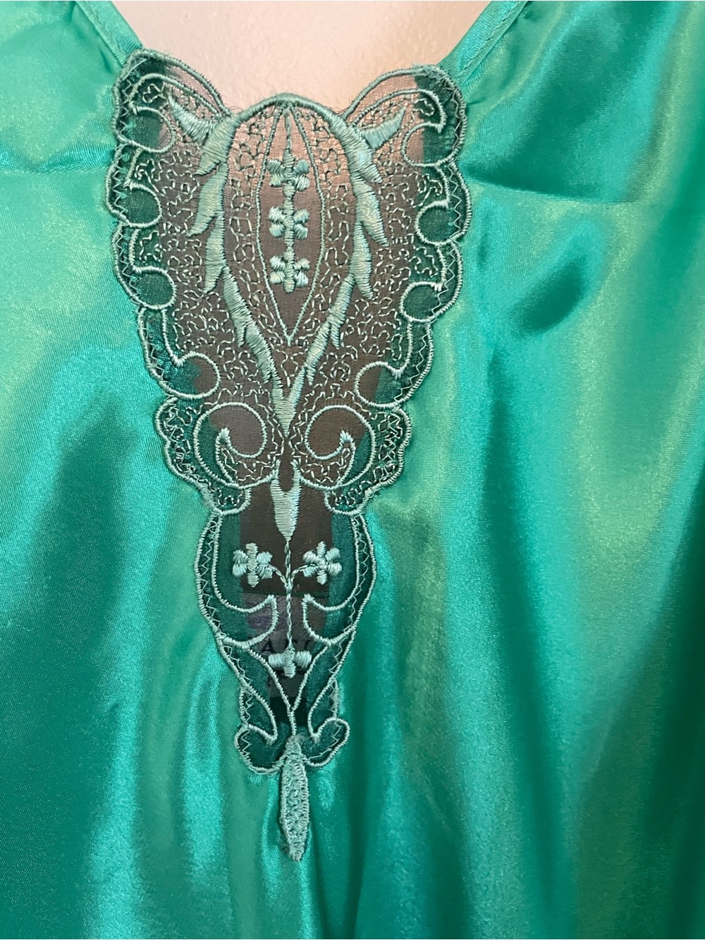 Beth Michaels Emerald Green Satin Slip with Embroidered Label 1980s - Picture 4 of 8